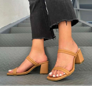 Sandalia Mule de Doble Tira Minimalista