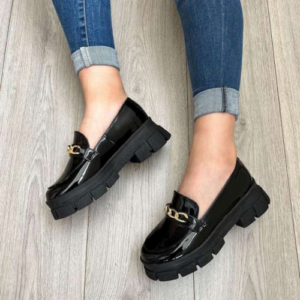 Mocasines de Charol Negro con Suela Track