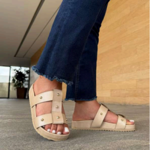 Sandalia "Golden Studs" Confort