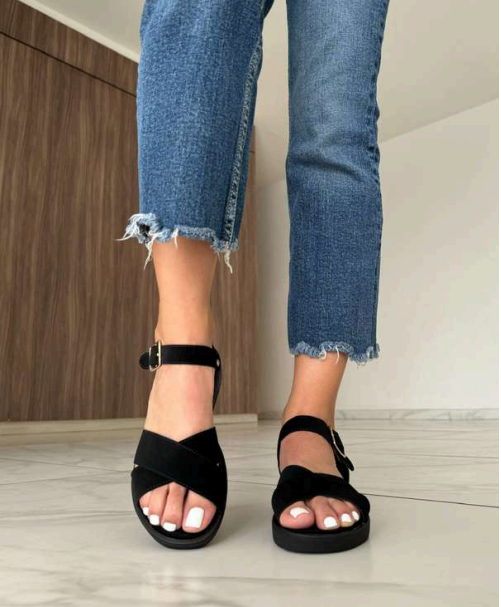 Sandalia "Urban Cross" Negra