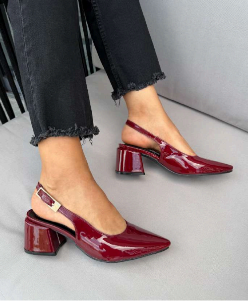 Zapatilla Slingback "Glossy Chic"
